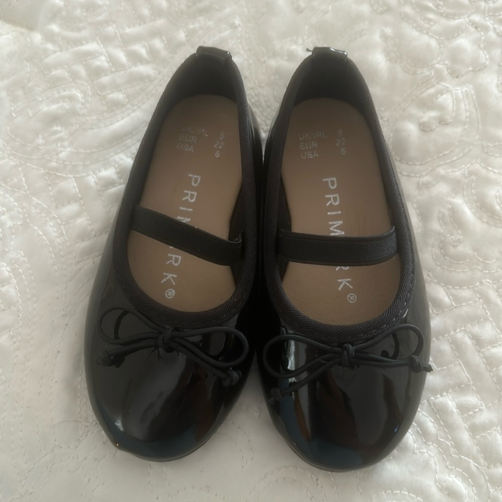 Black dress shoes